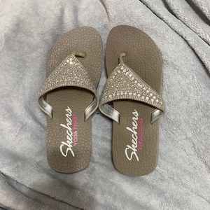 Sketchers yoga sandals